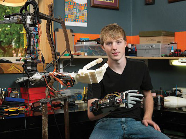 Easton LaChapelle with his low-cost 3D printed prosthetic arm.